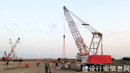 中联汽车起重机在全球最大石化冶炼基地一展身手